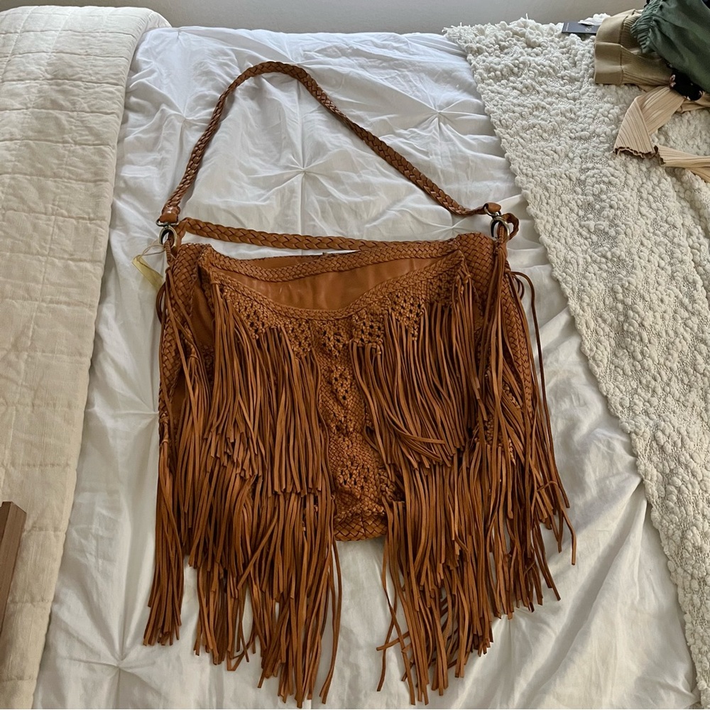 En Shalla Leather Fringe Bag